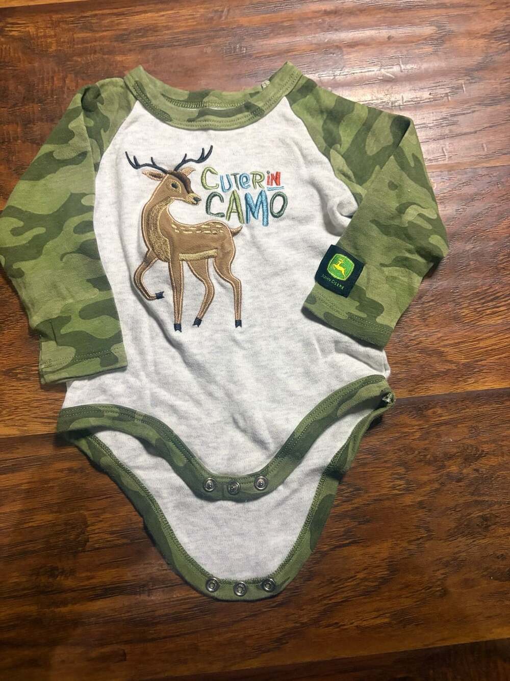 John Deere Cuter in Camo Bodysuit Size 3/6M Deer Green Camouflage